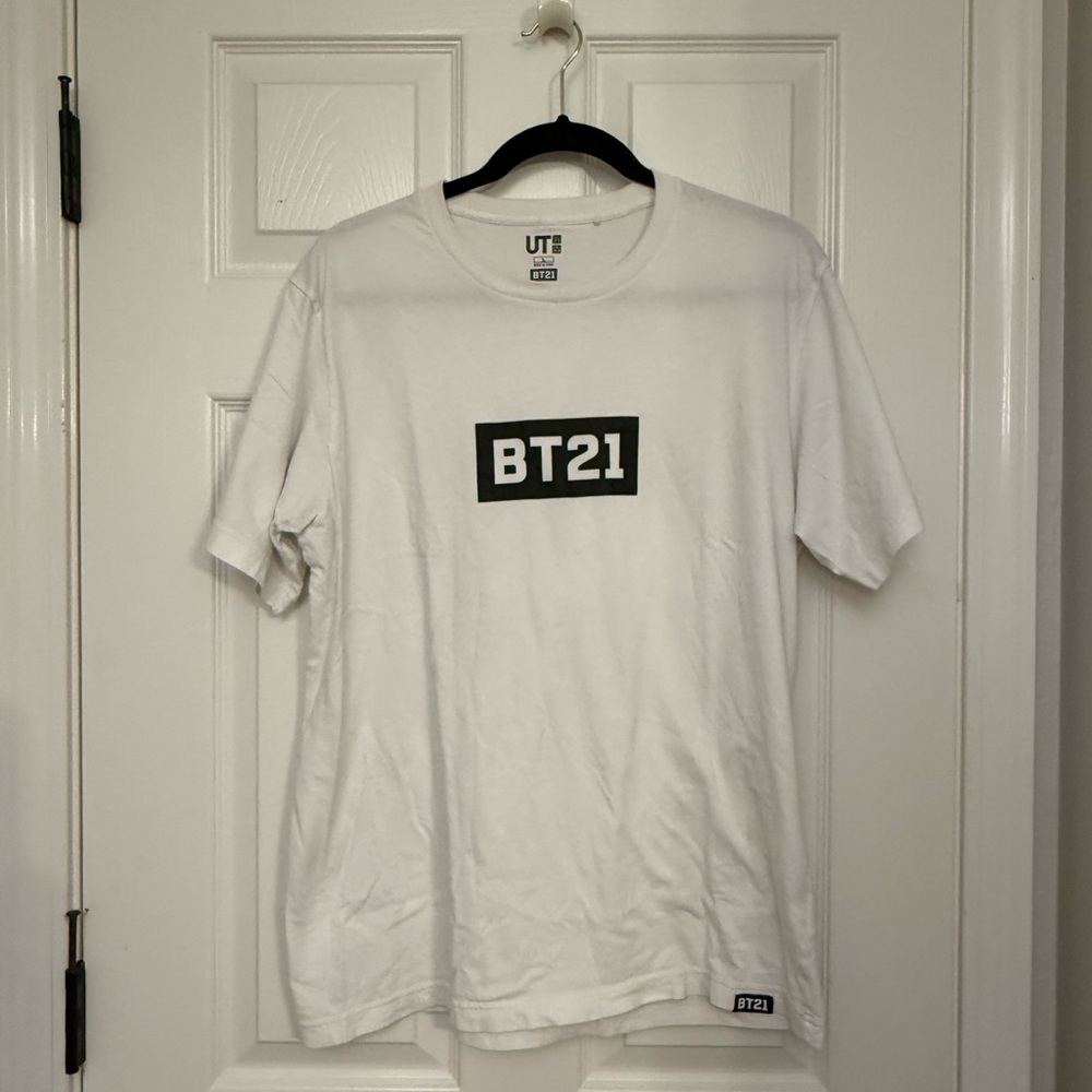 Uniqlo White Short Sleeve Tee